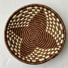 Load image into Gallery viewer, Tonga Baskets - Rwanda Brown Cream
