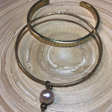 Load image into Gallery viewer, Delicate Hammered Brass Bangle Pearl Dangle stackable
